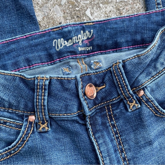 Wrangler | Women’s Bootcut Western Medium Wash Riding Jeans - Picture 6 of 7